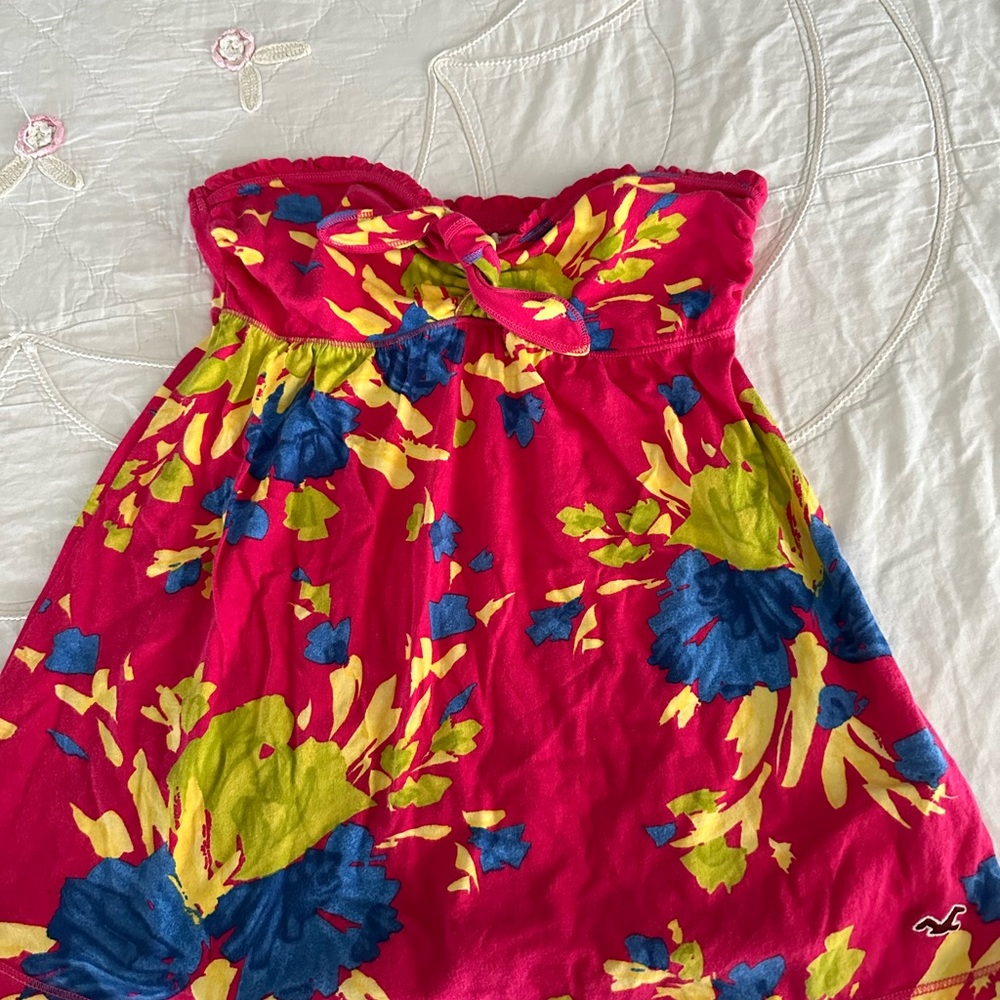 Hollister size small top with tie in front